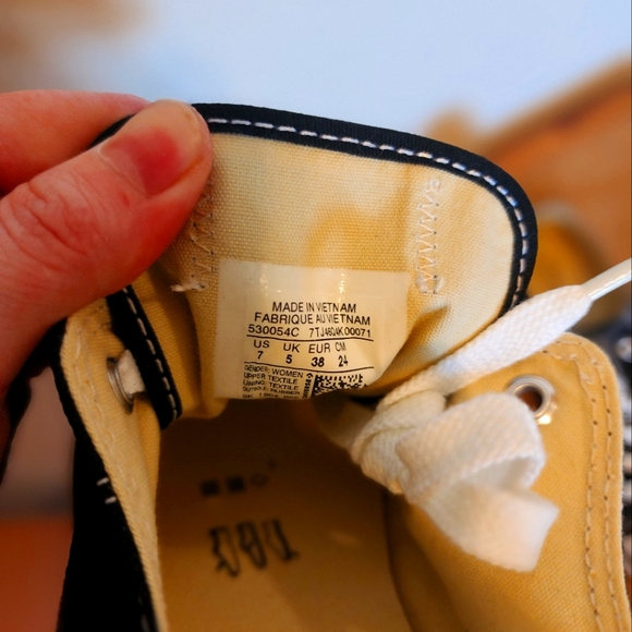 Converse Classic Chuck Taylor Low Top Size 7 - Picture 8 of 9